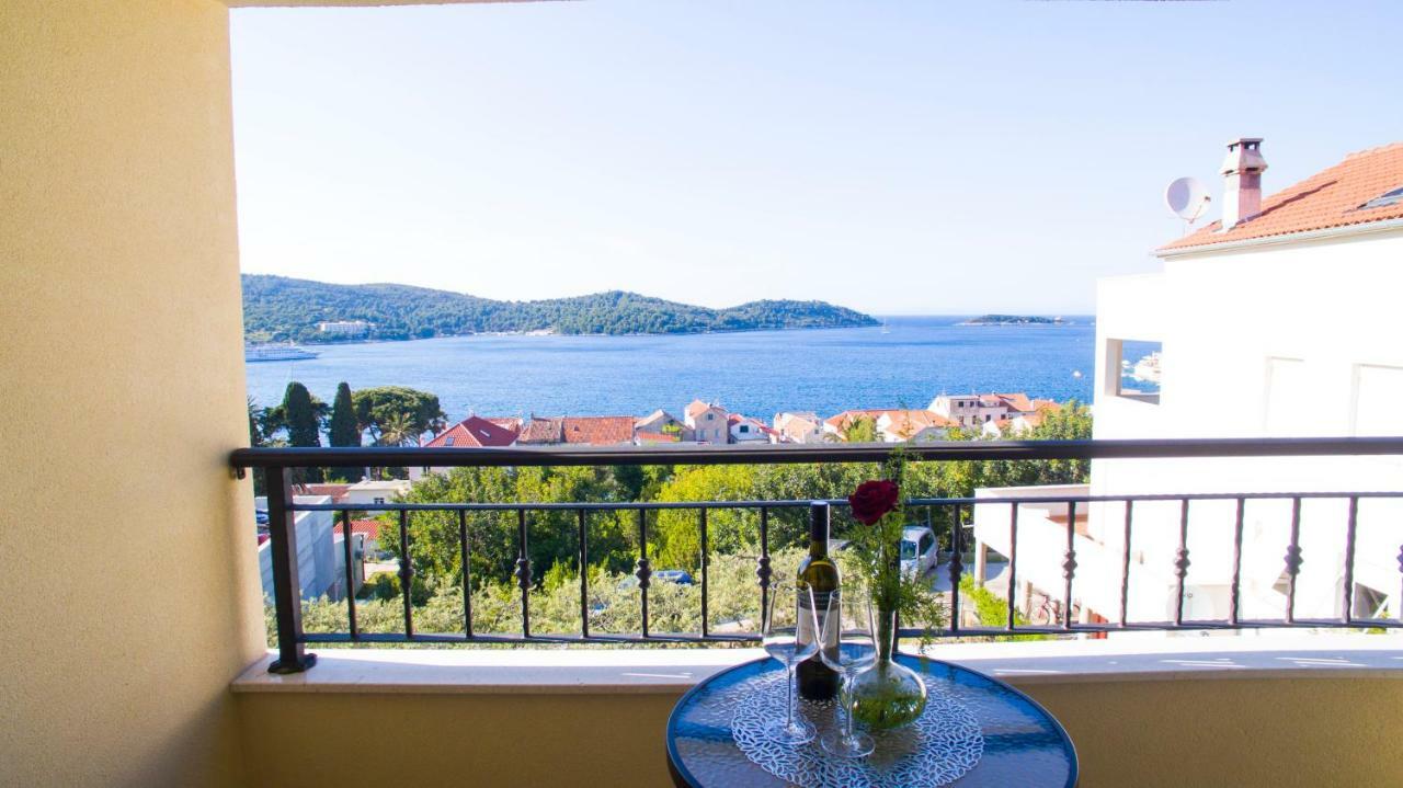 A Lovely And Cozy Room With A Breathtaking View Вис Экстерьер фото