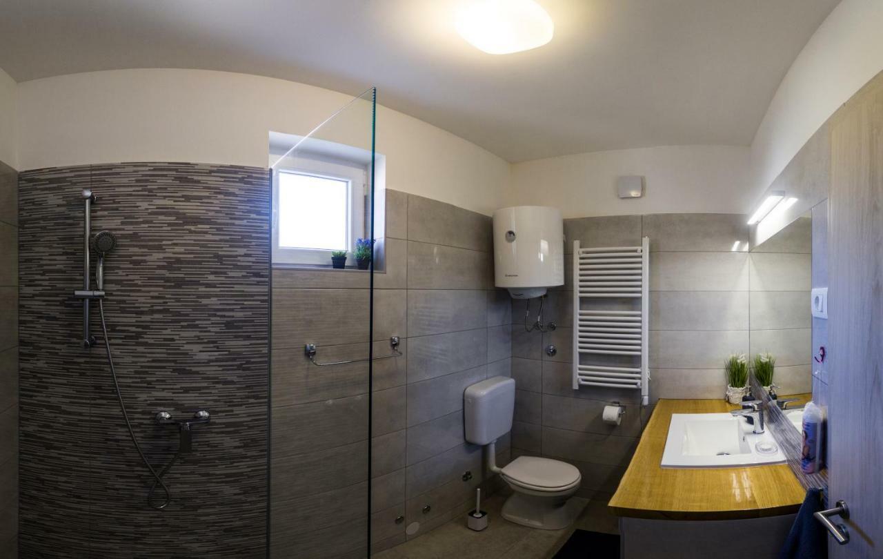 A Lovely And Cozy Room With A Breathtaking View Вис Экстерьер фото