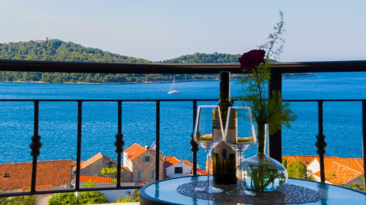 A Lovely And Cozy Room With A Breathtaking View Вис Экстерьер фото
